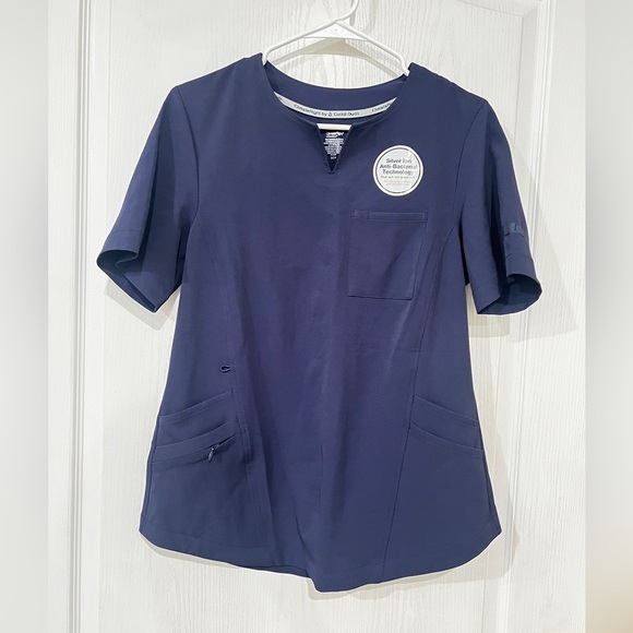 NWT Cuddl Duds Scrub Top - Picture 1 of 6